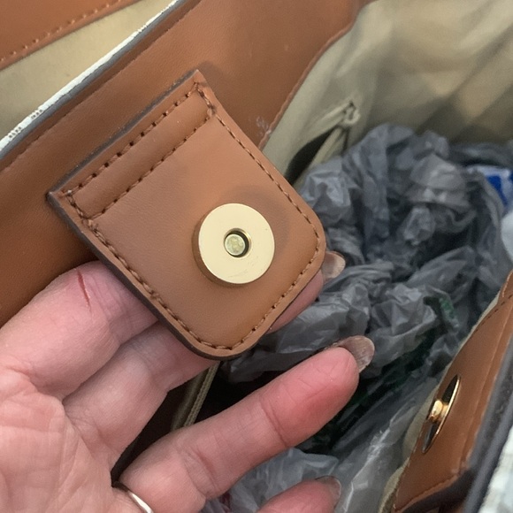 Jones, New York satchel - Picture 8 of 11